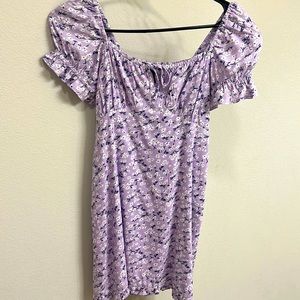 Light purple dress w white flowers- puff sleeves